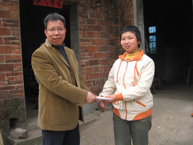 温暖,让露萍舒展笑颜 照片